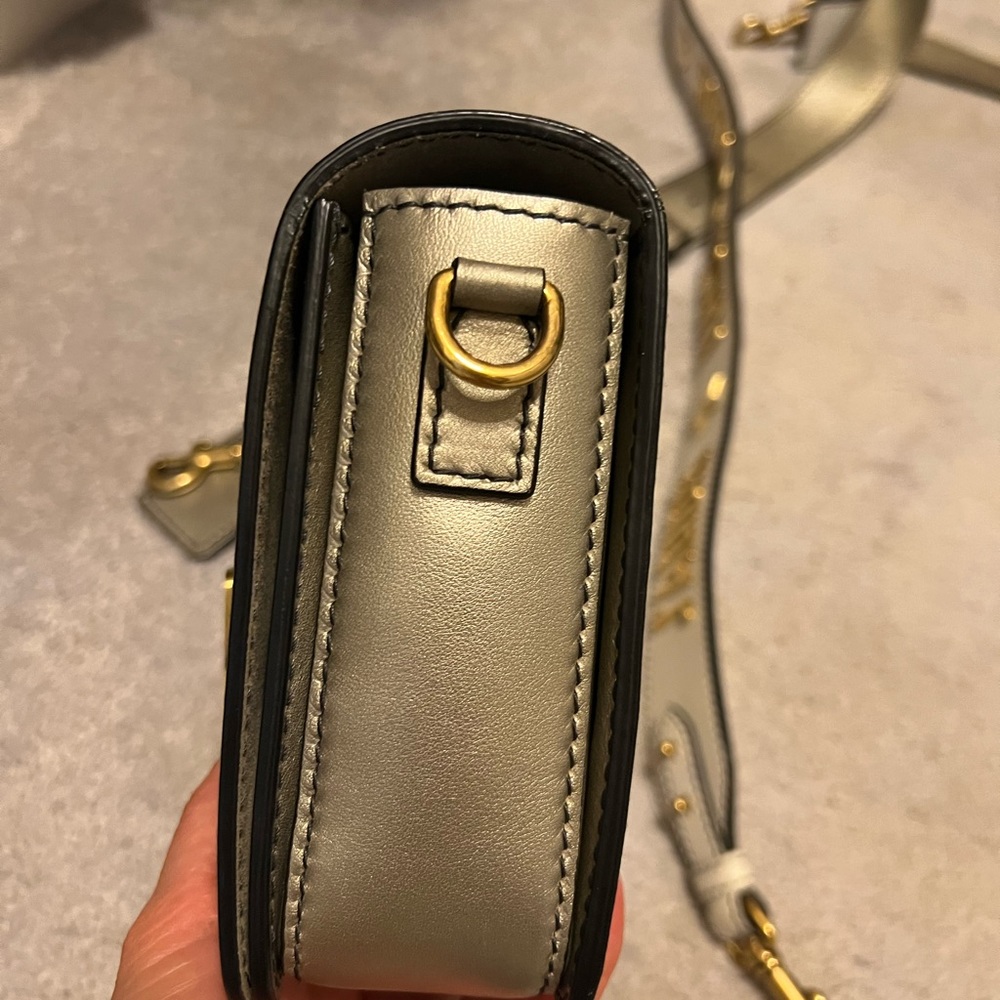 Christian Dior J'Adior Dio(r)evolution
Crossbody Bag - Picture 3 of 6